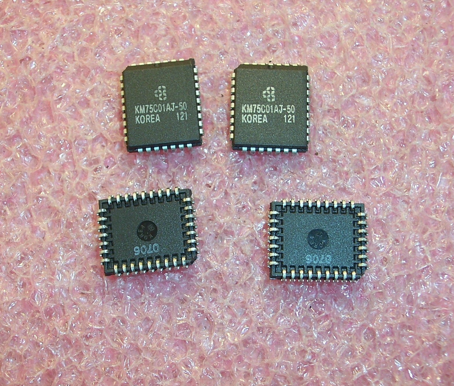 QTY (10) KM75C01AJ-50 SAMSUNG PLCC-32 512Kx9 CMOS FIFO NOS