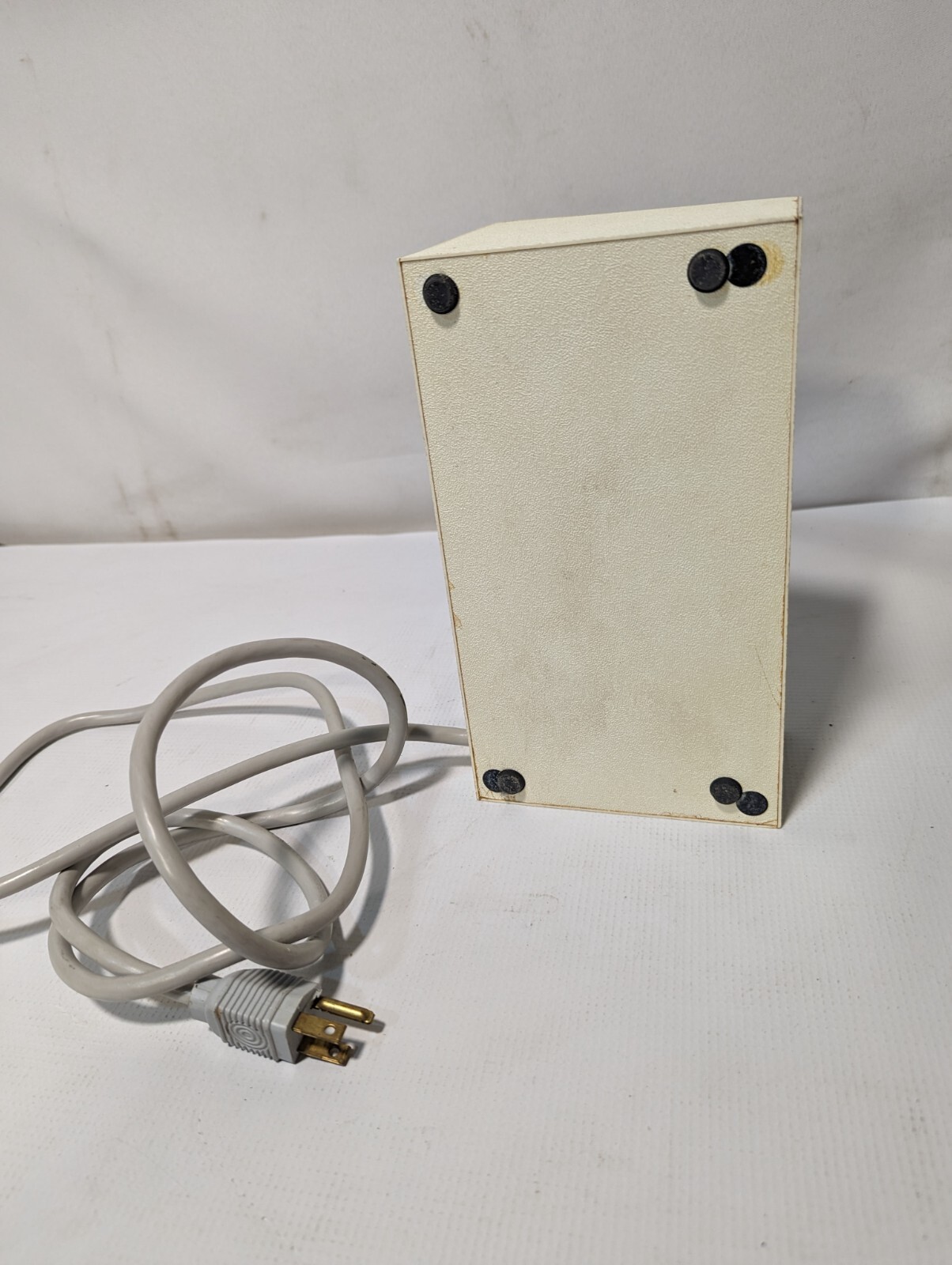 Unbranded 3-Well Charging Station