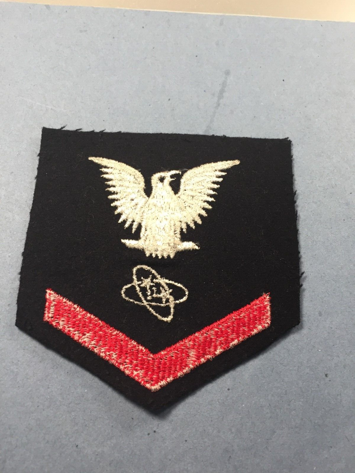 US Navy - Electronics Tech. 3rd class patch (Male size) on felt