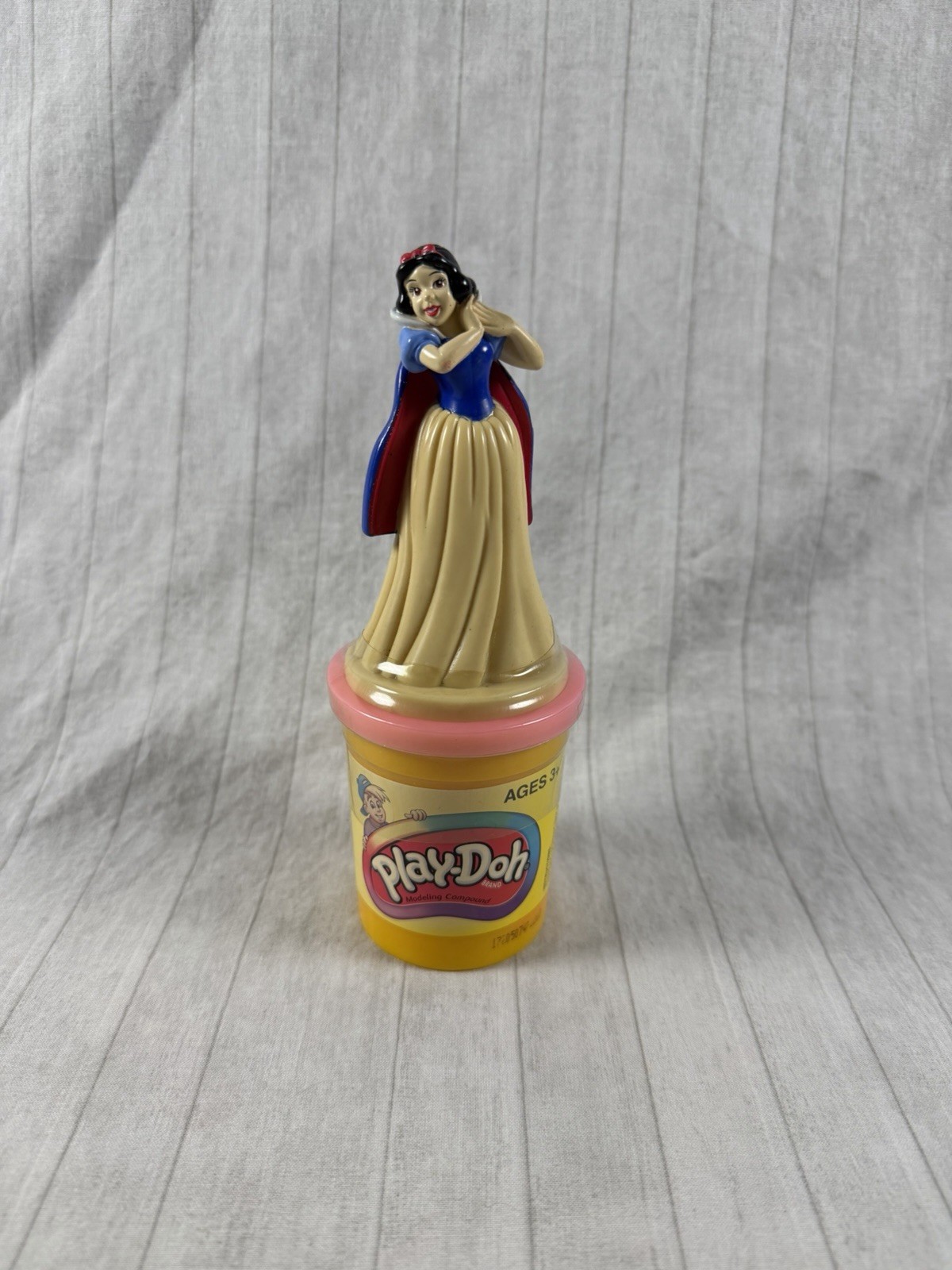 *SNOW WHITE* DISNEY PRINCESS Vintage PLAY-DOH Brand SEALED Modeling Compound