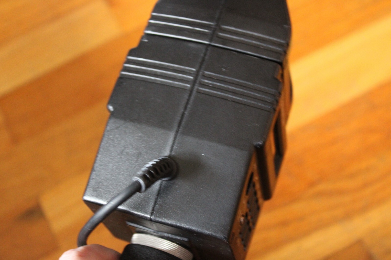 Quantum Instruments Qflash T2 Handle Mount Flash Strobe - Battery - Untested