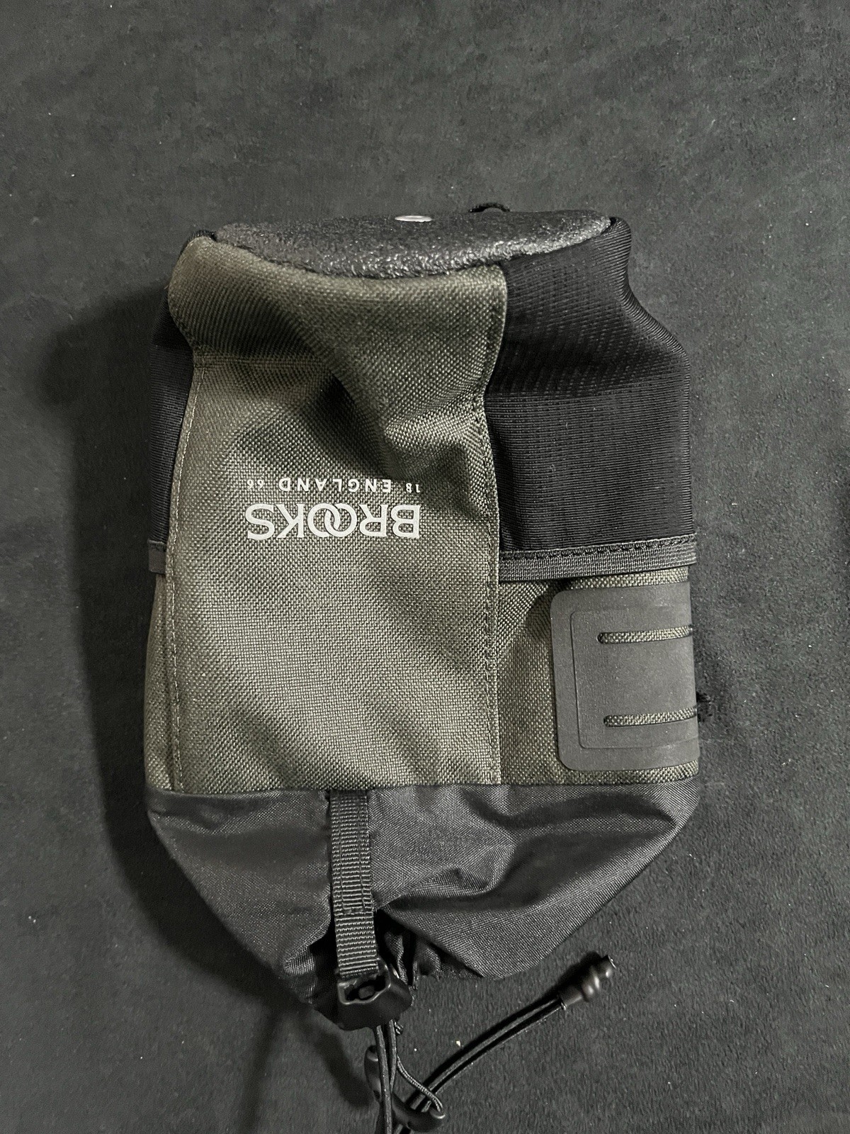 Brooks England Scape Feed Pouch Mud Green