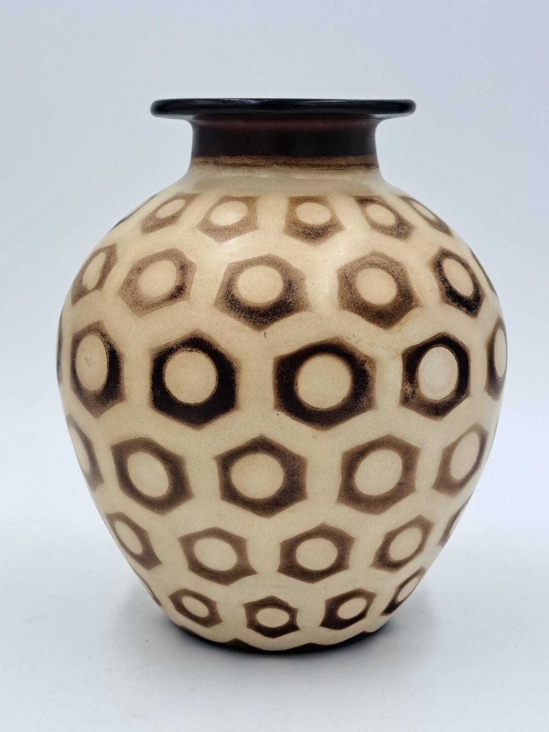 Chulucanas Folk Art Pottery Vase Segundo Carmen Handmade Peru Signed 6.5"