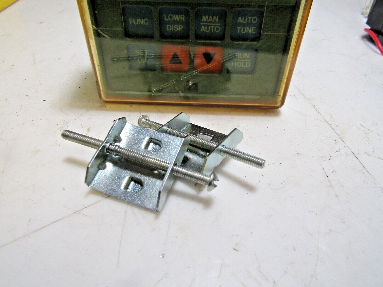 ✌ HONEYWELL CONTROLLER 120 VAC DC3001-0-00A-2-00-0111 MOUNTING CLIPS & COVER