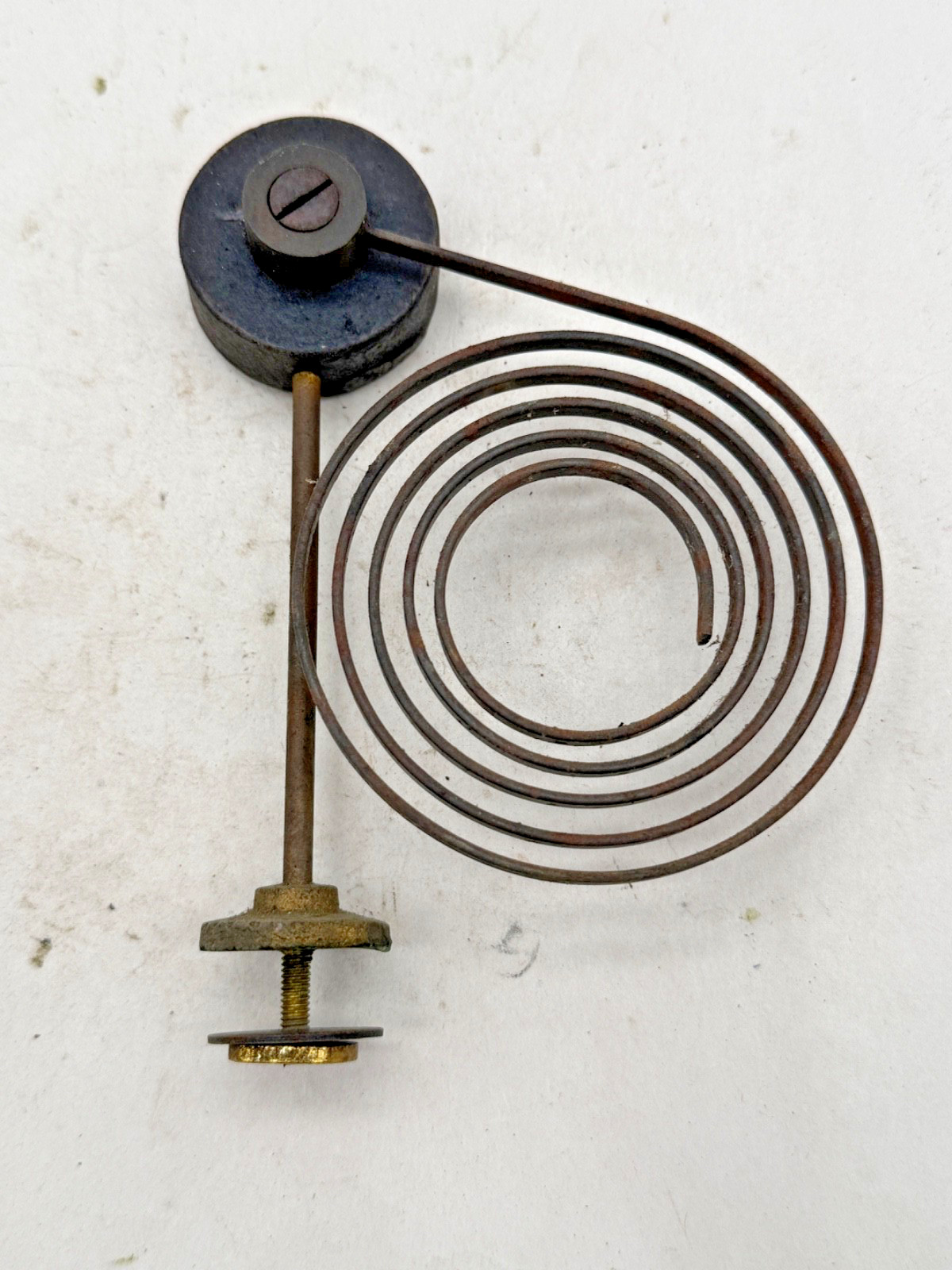 SETH THOMAS Gong Wire and Base Round 3 1/4" (CM91-8202)