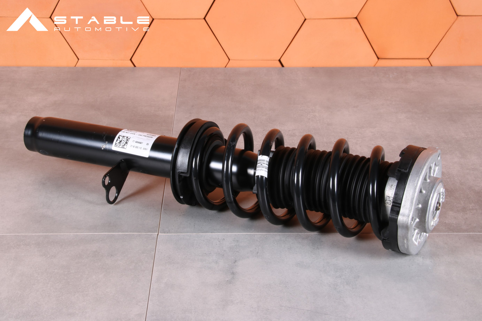 BMW 5' G30 G30 LCI FRONT LEFT SHOCK ABSORBER XDRIVE 6866607 20 km !!!