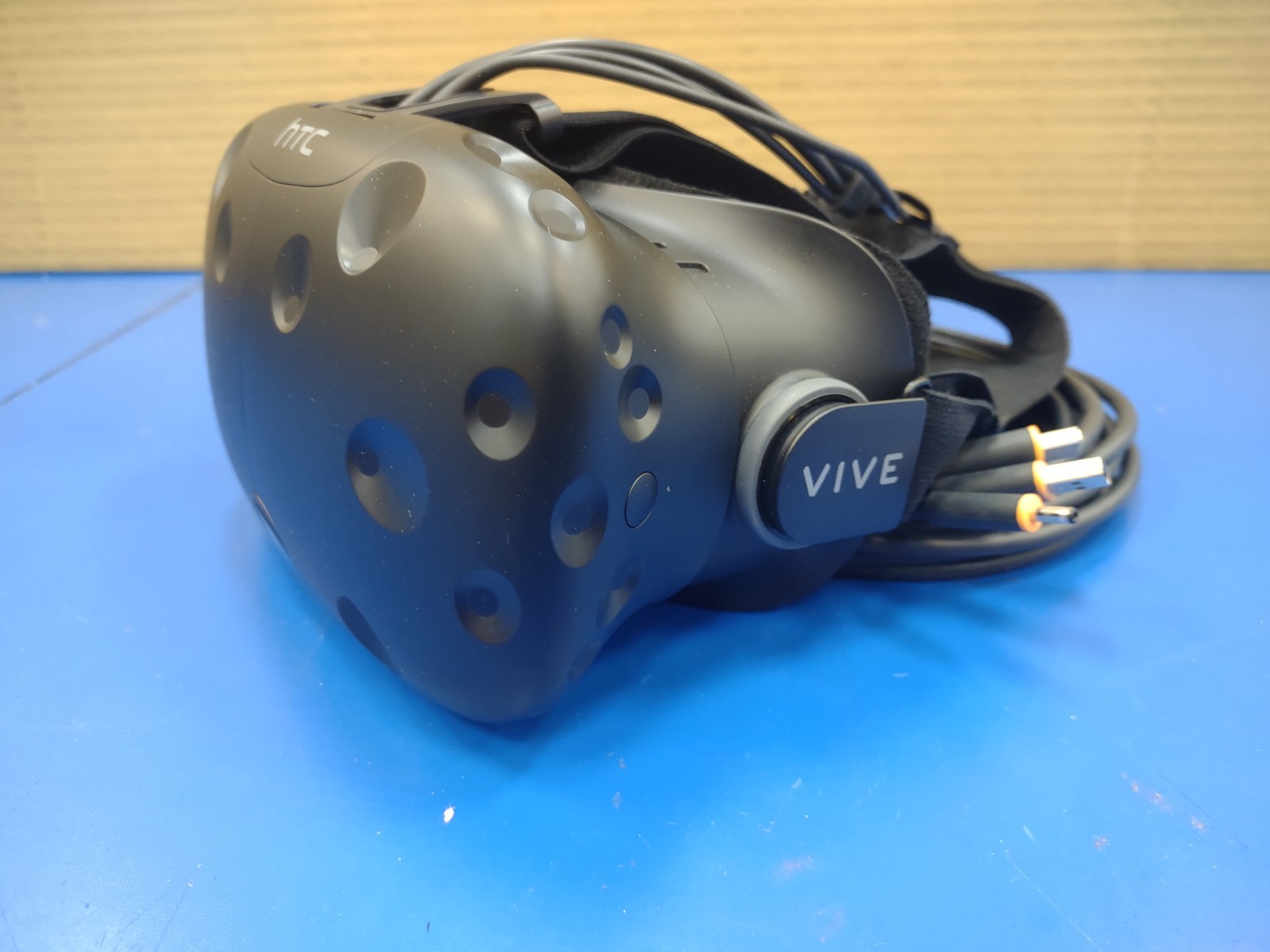 HTC VIVE VR Headset - Black (99HALN062-00)