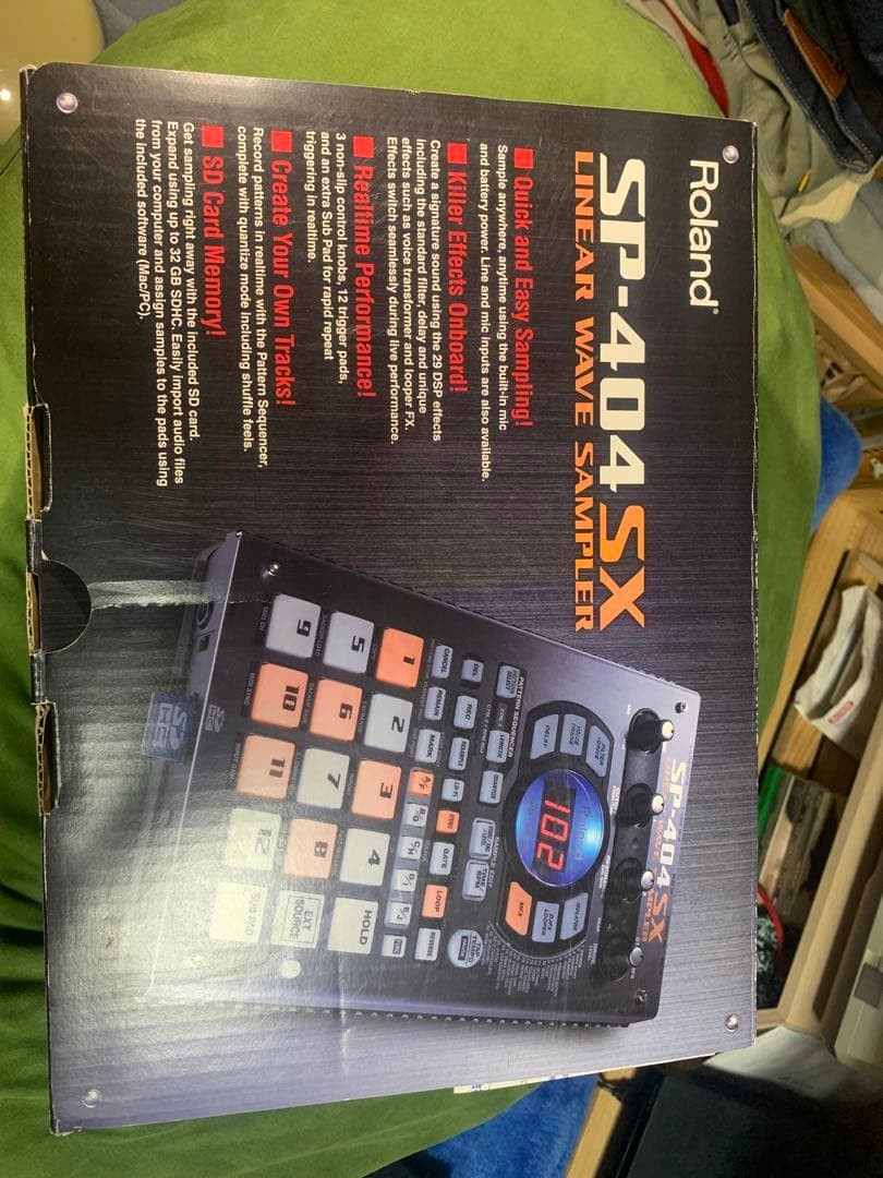 Roland SP-404SX Compact Linear Wave Sampler Sequencer