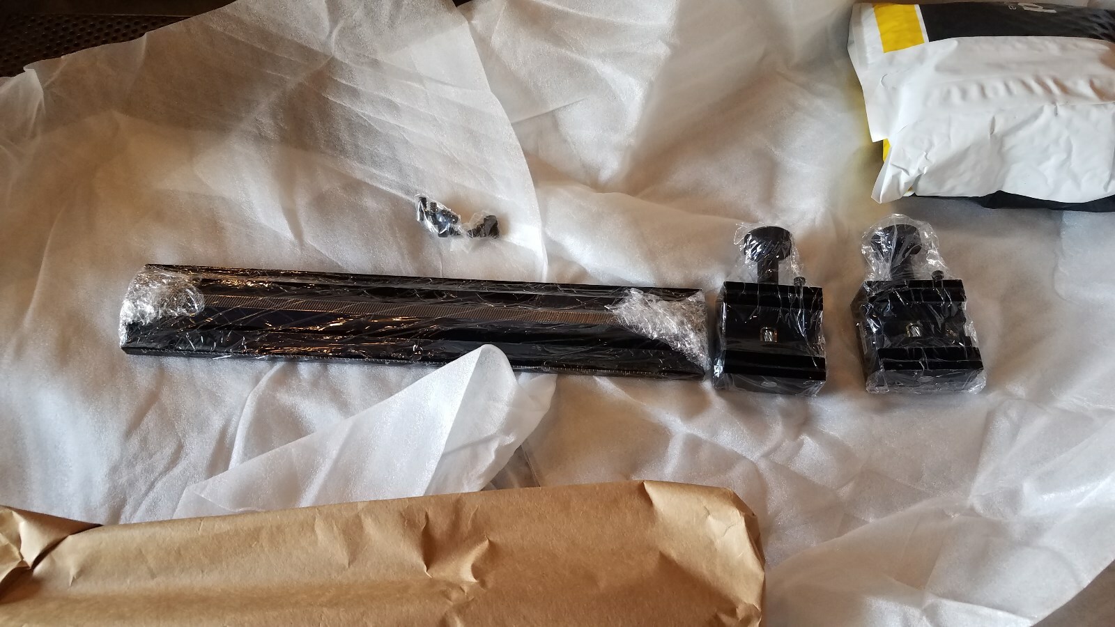 Edmund Optic 12" rail and 2 Stages English R+P R5000283295-16093