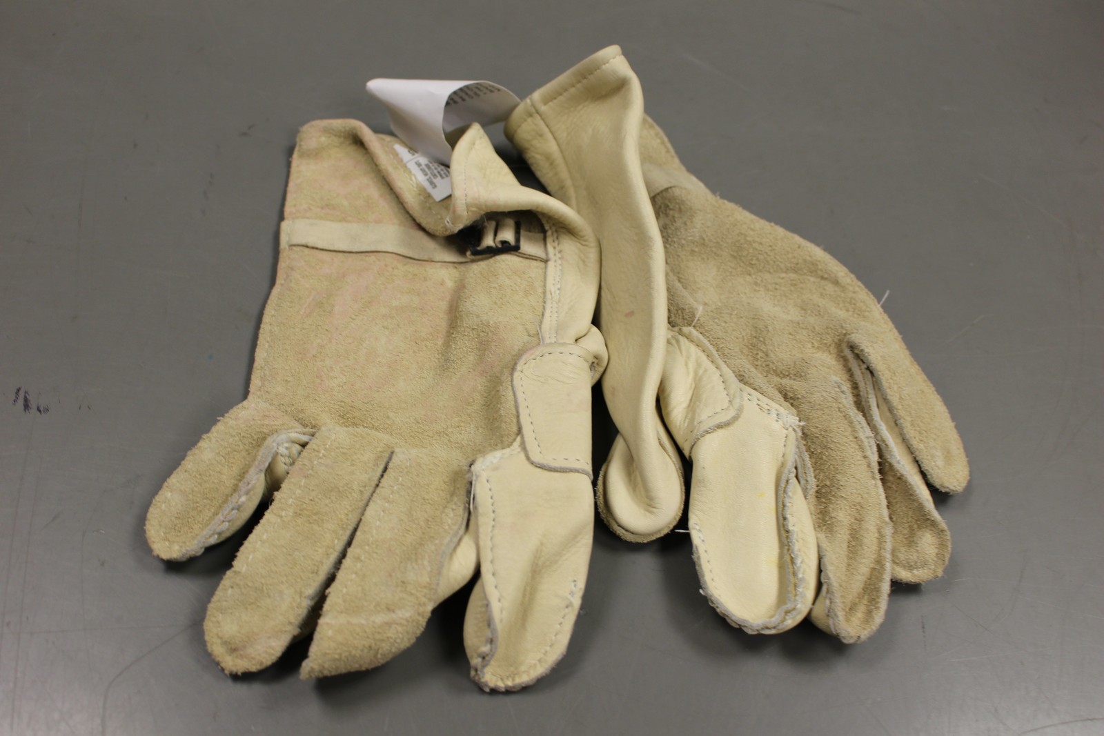 Heavy Duty Cattlehide Leather Gloves - Size: 4 - 8415-00-268-7870 - New