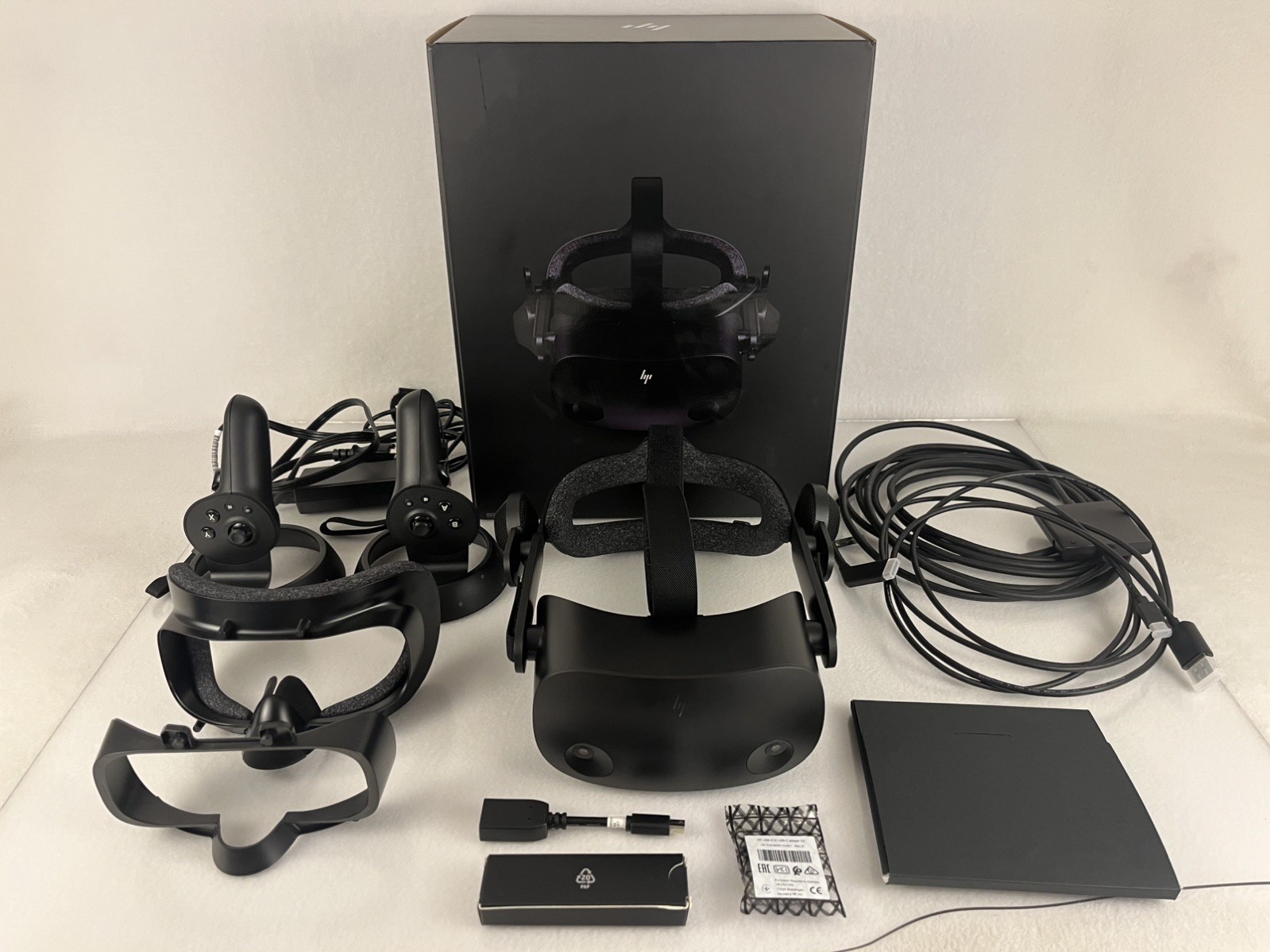 HP Reverb G2 V2 Wired VR Headset - Complete w/ Original Box! V2 MODEL