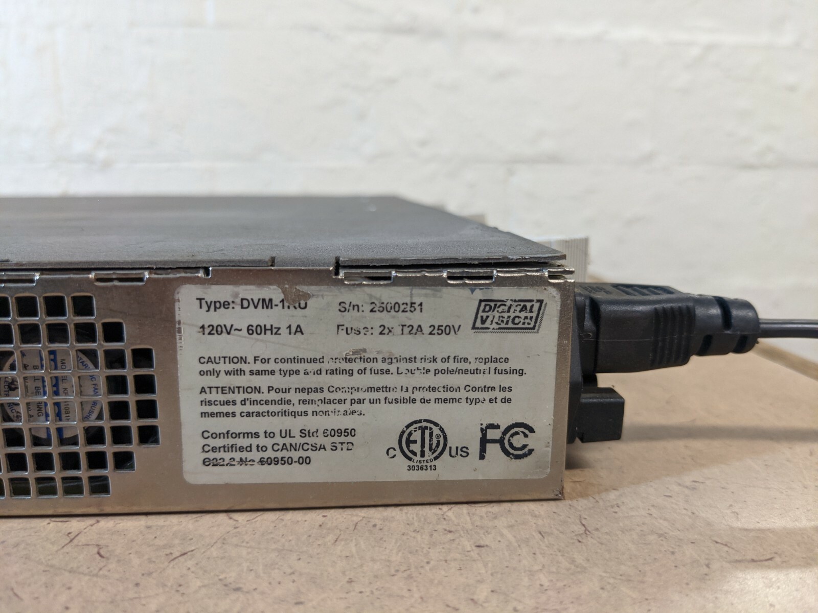BITLINK Professional HDTV Decoder / Digital Vision Type DVM-1RU 120V-60Hz 1A