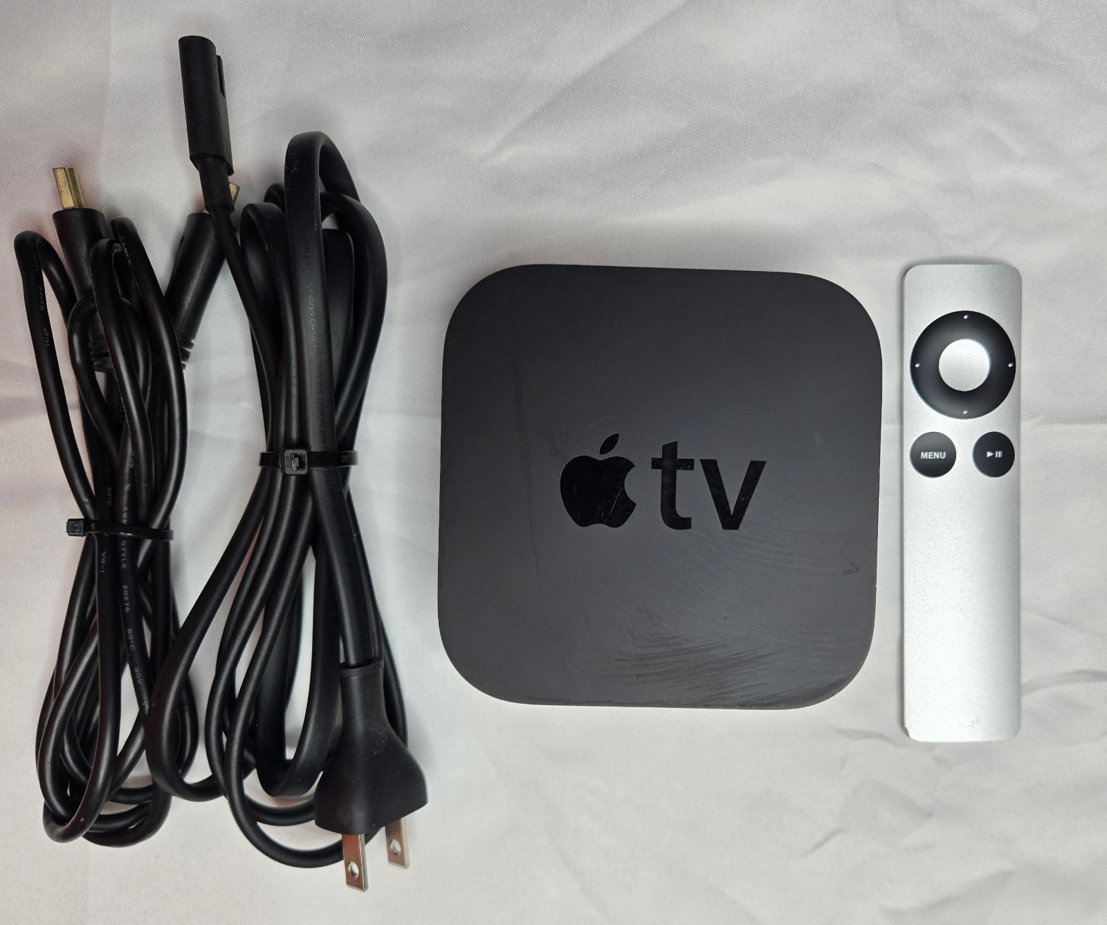 Apple TV A1625 4th Gen 32GB HD W/Remote, HDMI & Power Cables Tested &Updated👍