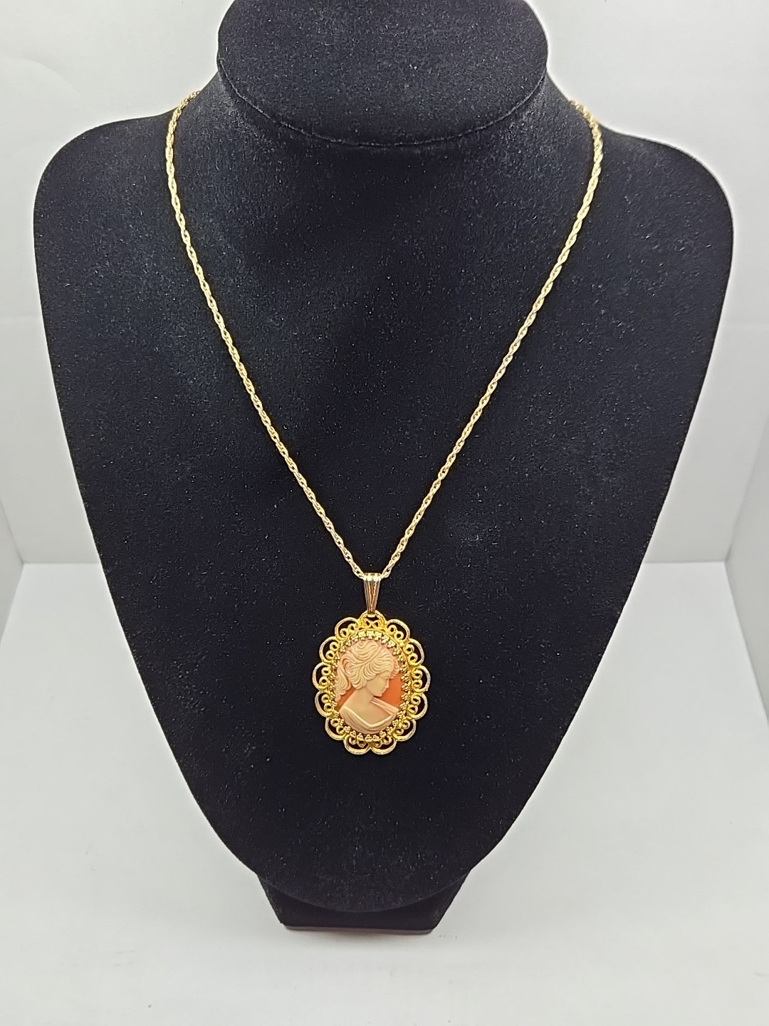 Vintage Andre Rivalle 17 Jewel Watch Avon Necklace Gold Tone Cameo Pendant Runs