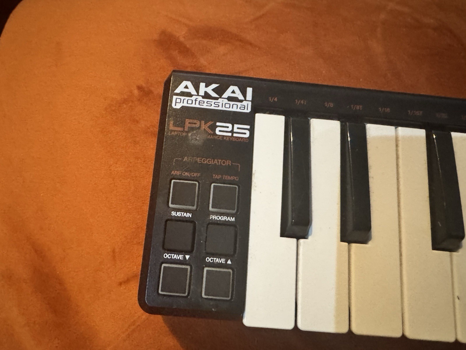 Akai Professional LPK25 MIDI Keyboard Controller, 25 Keys, USB, Arpeggiator