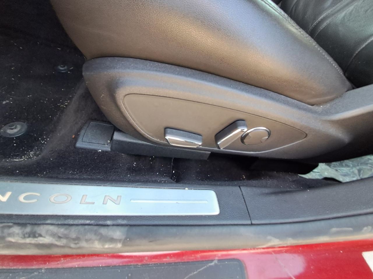 MKZ 2014 Glove Box 4874091