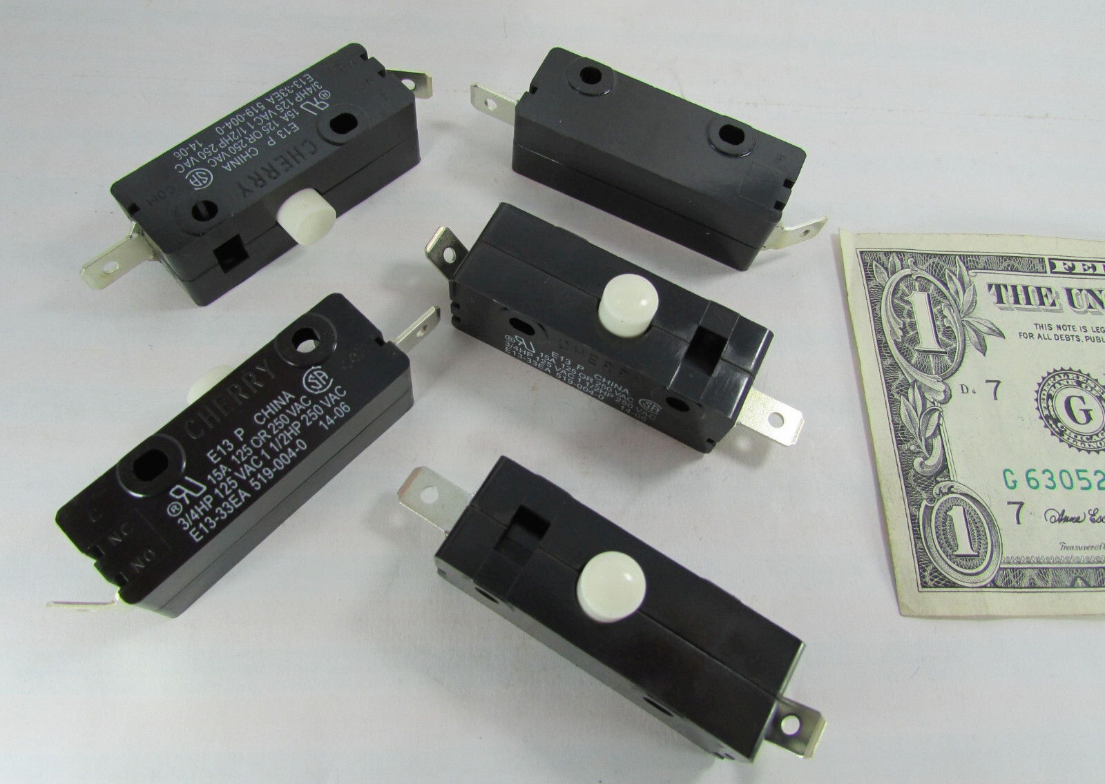 5 Cherry E13 15A Normally Open Snap Action Pushbutton Switch 125/250VAC E13-33EA