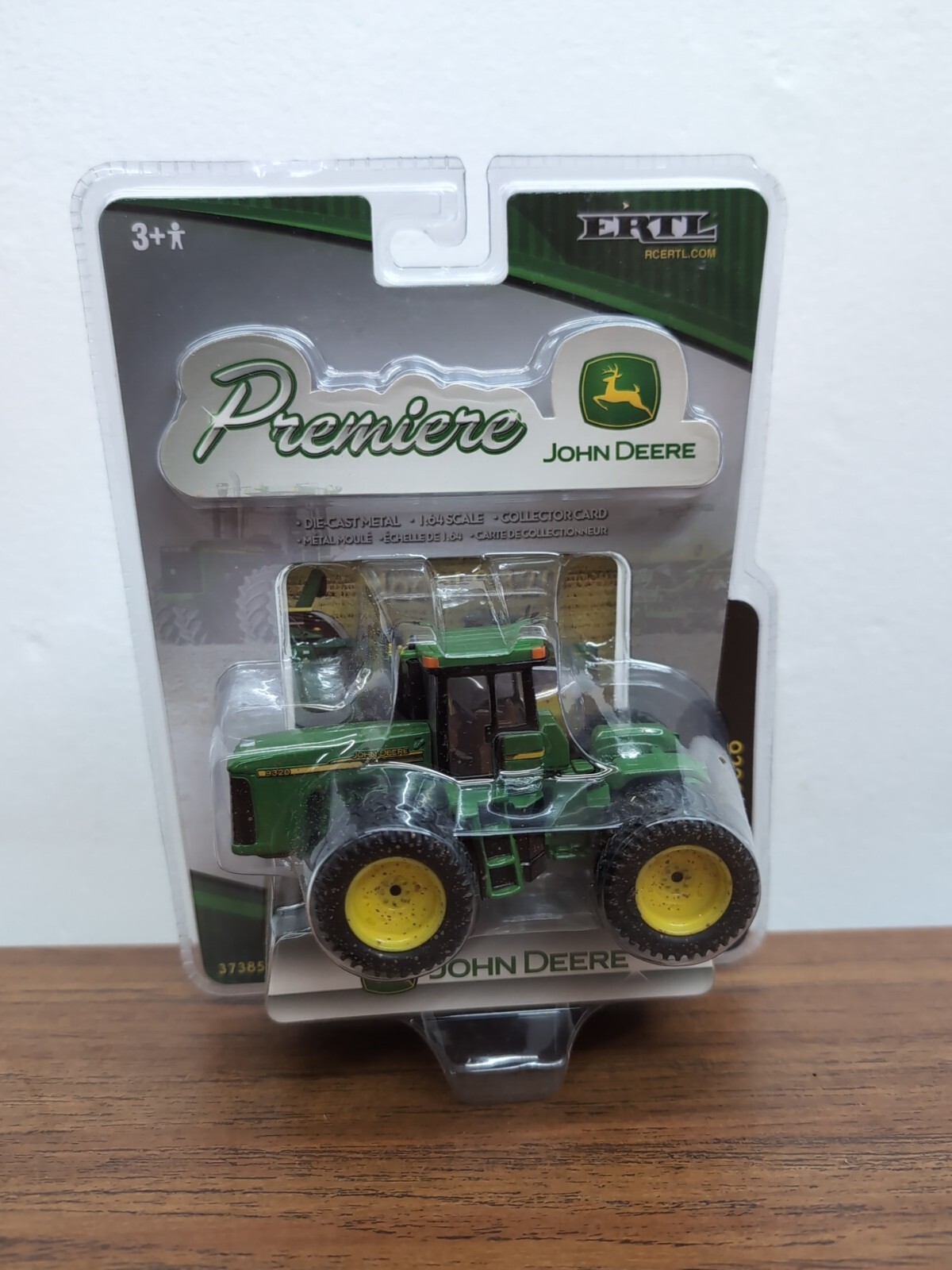 1/64 Ertl Toy John Deere 9320 Tractor Premiere Series #27 Muddy Chase