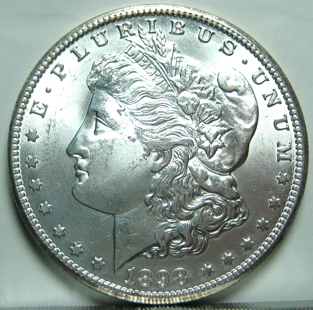1898-O MORGAN SILVER DOLLAR~VERY NICE UNCIRCULATED FULL DETAIL BETTER  DATE  *