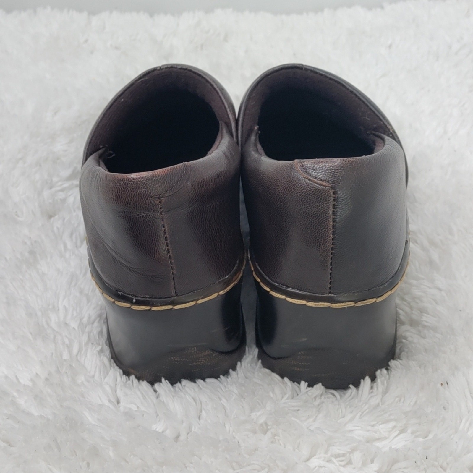 B.o.c brown clogs sz 7