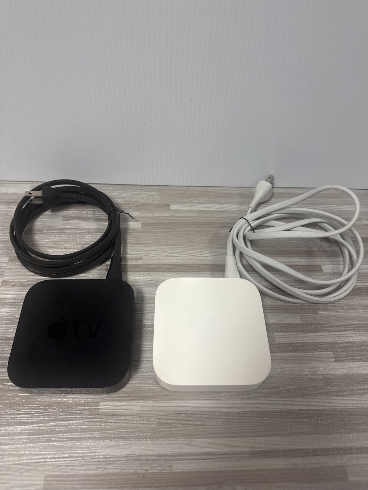 Apple TV Lot 1xA1378 1xA2392