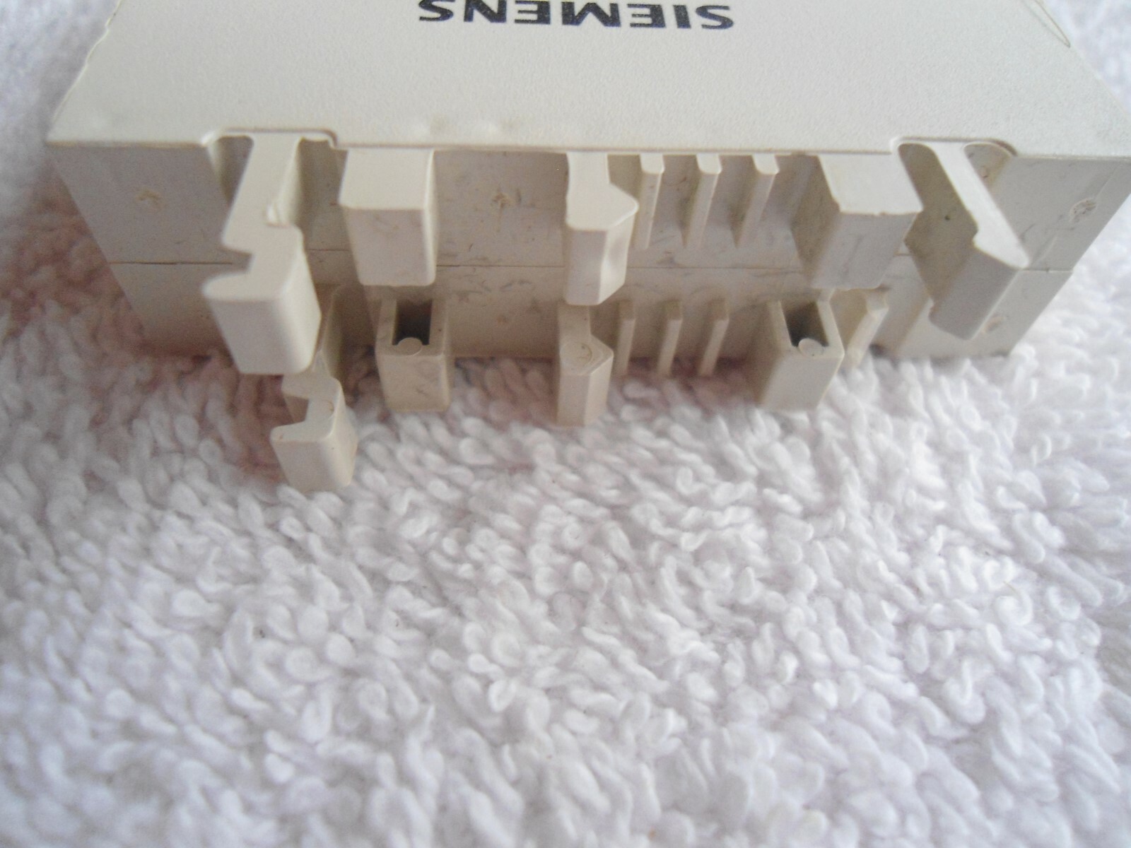 Siemens Output Interface Module 3TX7 002-1BB00 Broken Tabs
