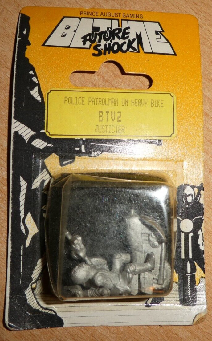 Future Shock Bitume RPG BTV2 POLICE PATROLMAN ON HEAVY BIKE Prince August Minis