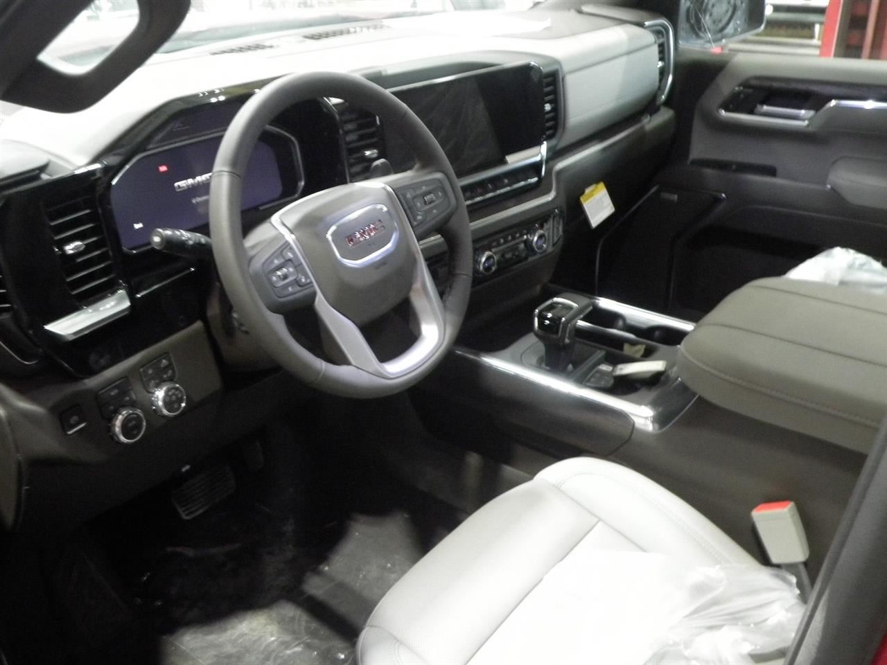 2026 Sierra 1500 SLT 5.3L Upper Air Shutter