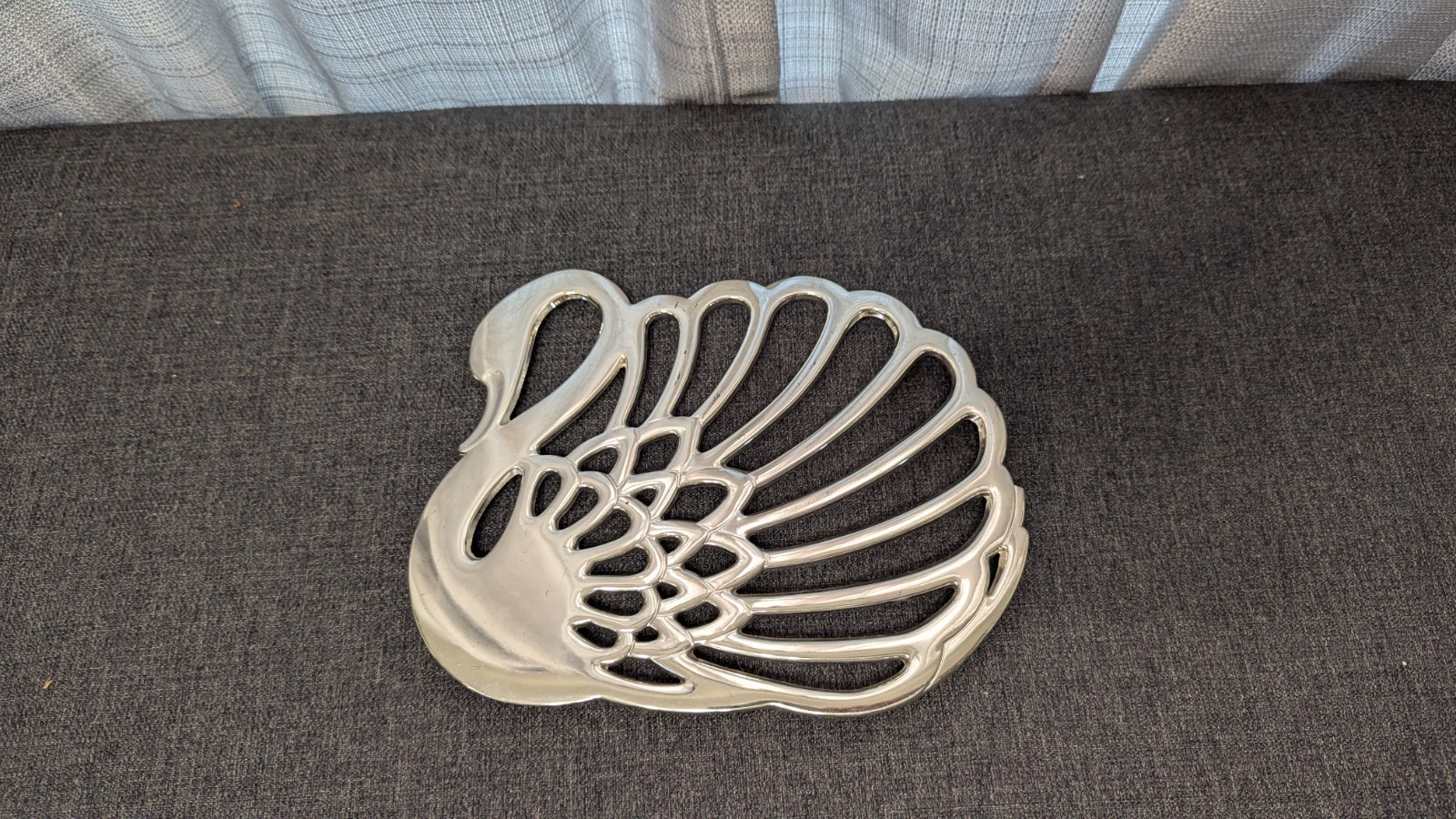 Oneida Silversmiths Wm A Rogers Silver Plated Swan Trivet