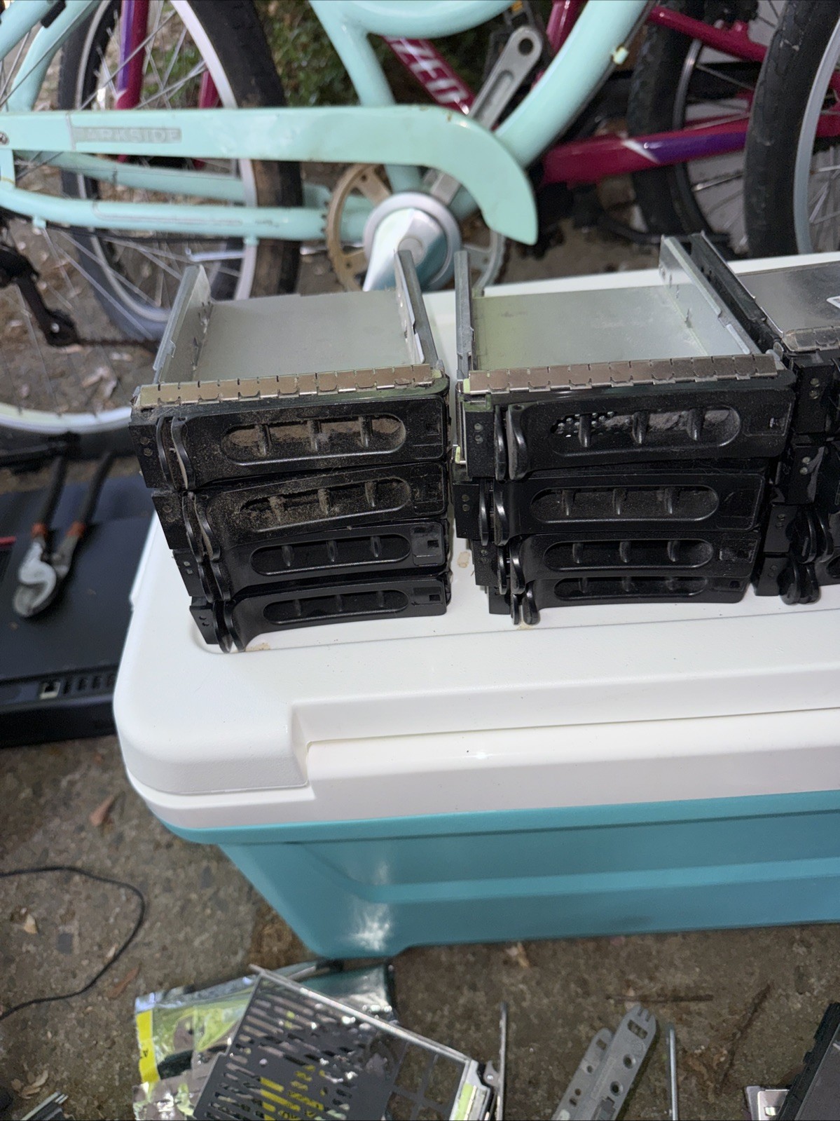 4x Dell Poweredge 2900 2950 Hot Swap SAS SATA 3.5 HD Caddy Tray D981C F9541,
