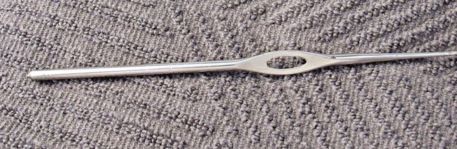 Vintage Victoria Crochet Hook