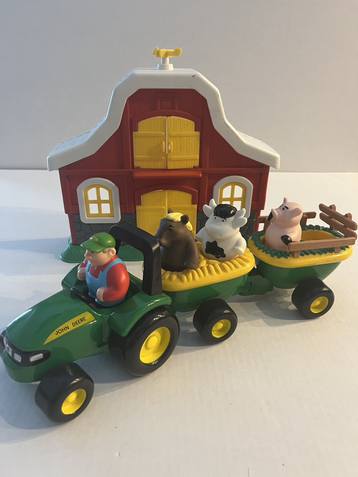 TOMY John Deere Animal Sounds Hayride Tractor Farmer & 3 Animals - Bonus Farm