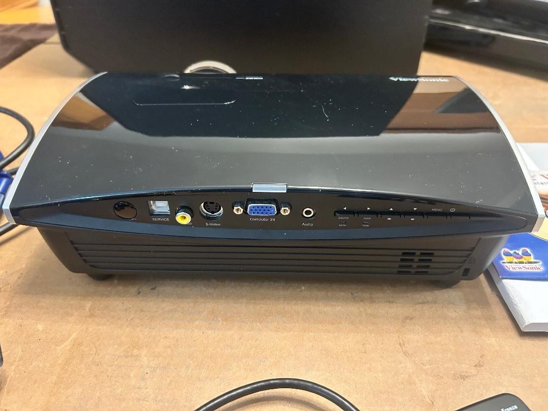 Viewsonic PJ258D/DLP Projector 155 lamp hours