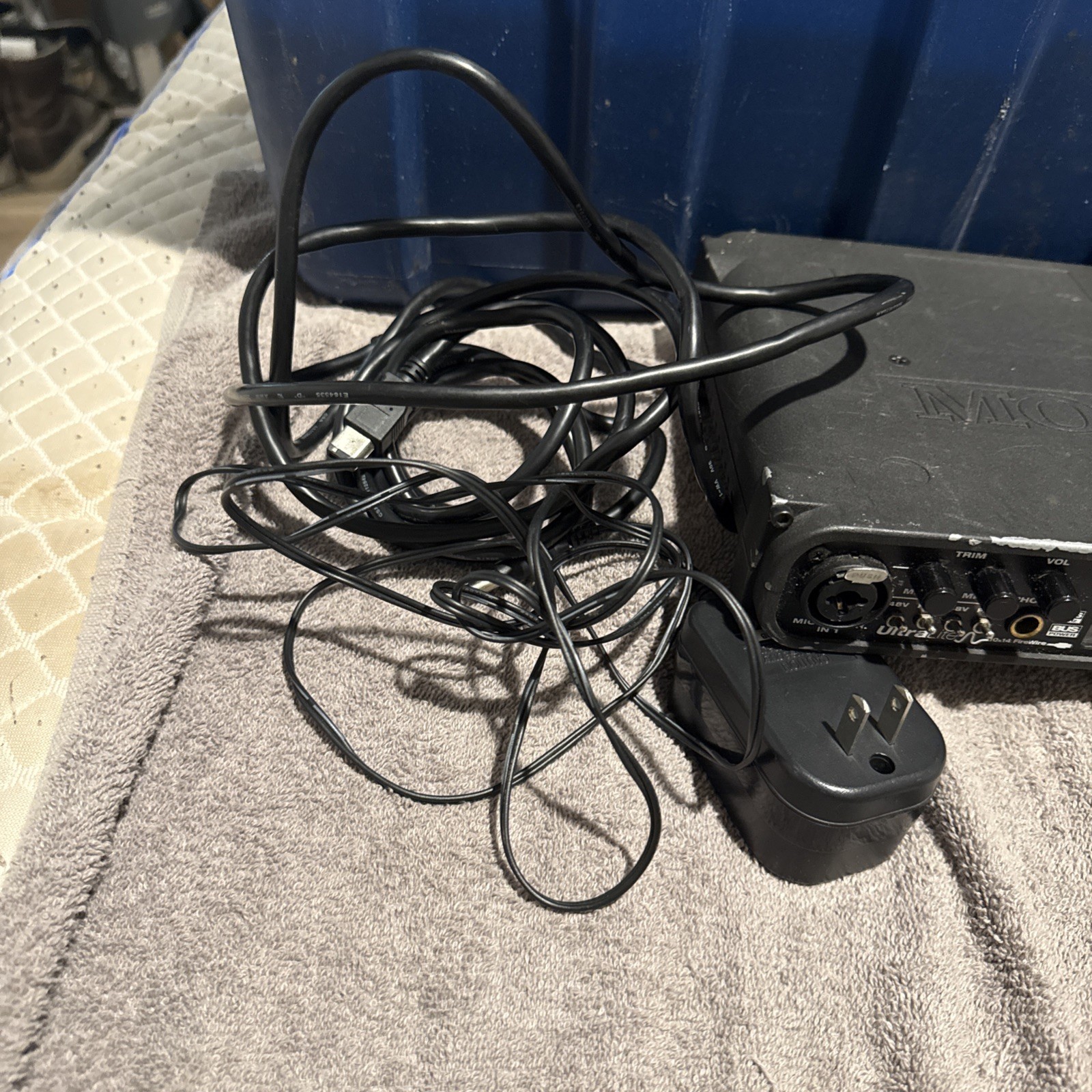 MOTU UltraLite FireWire Audio Recording Interface (untested) with cables