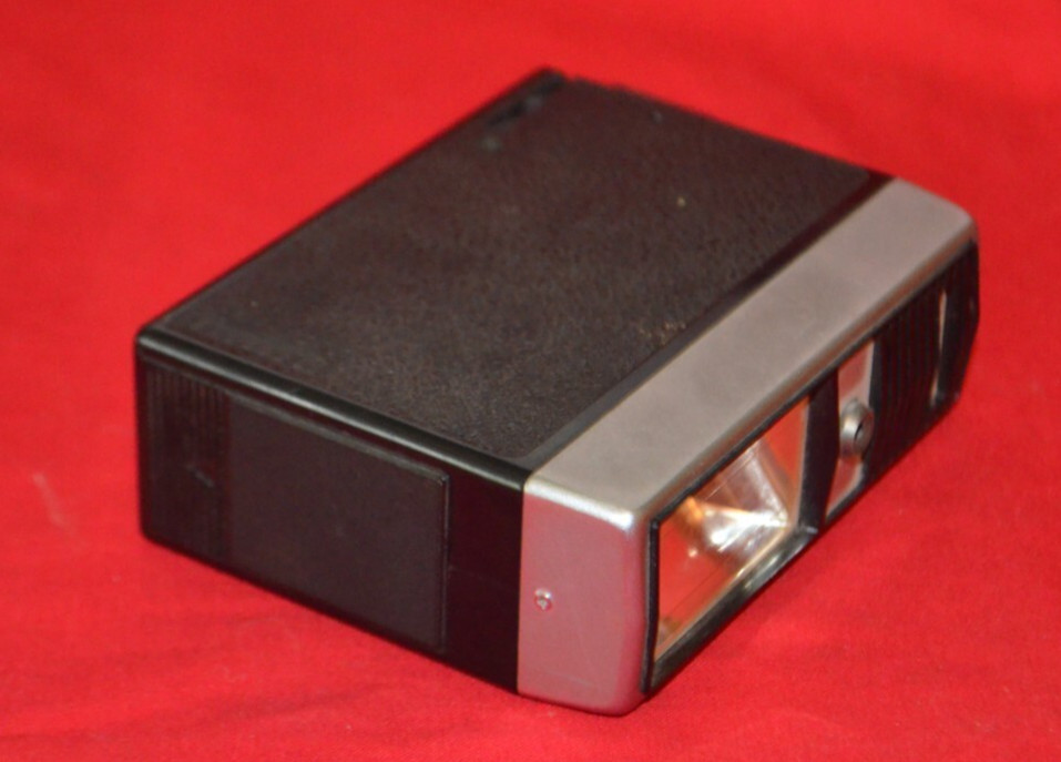Vintage Focal Maxi C Computer ElectricAutomatic Camera Flash w/Cord Untested
