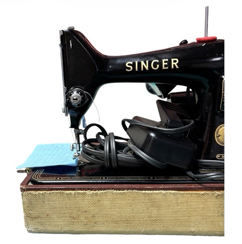 Vintage 1957 Singer Model 99K Sewing Machine W/ Case (Serviced)