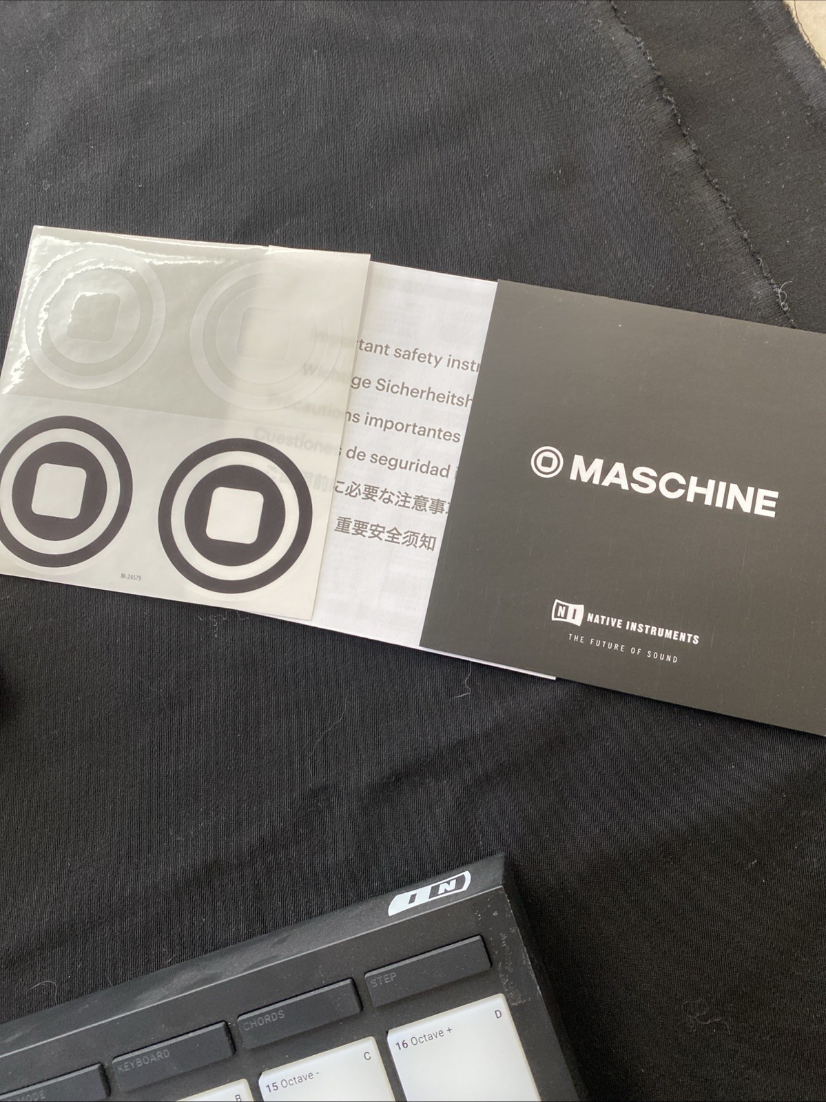 Native Instruments MASCHINE MIKRO MK3 Drum Controller USED