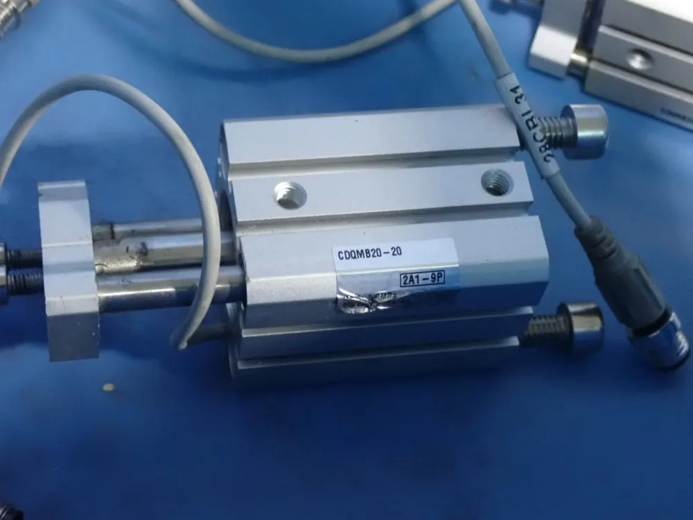 PNEUMATIC CYLINDERS 01261130045