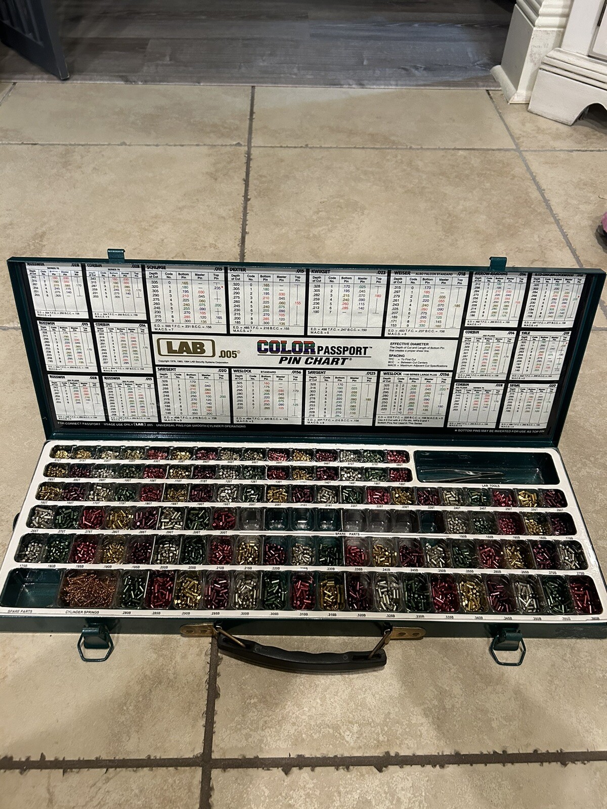 1994 Lab Lock Pin Large Set Green Metal Case