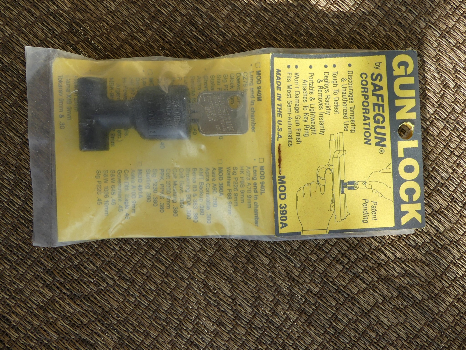 Vintage Safegun Gun Lock Universal with Key Made in USA New Old Stock