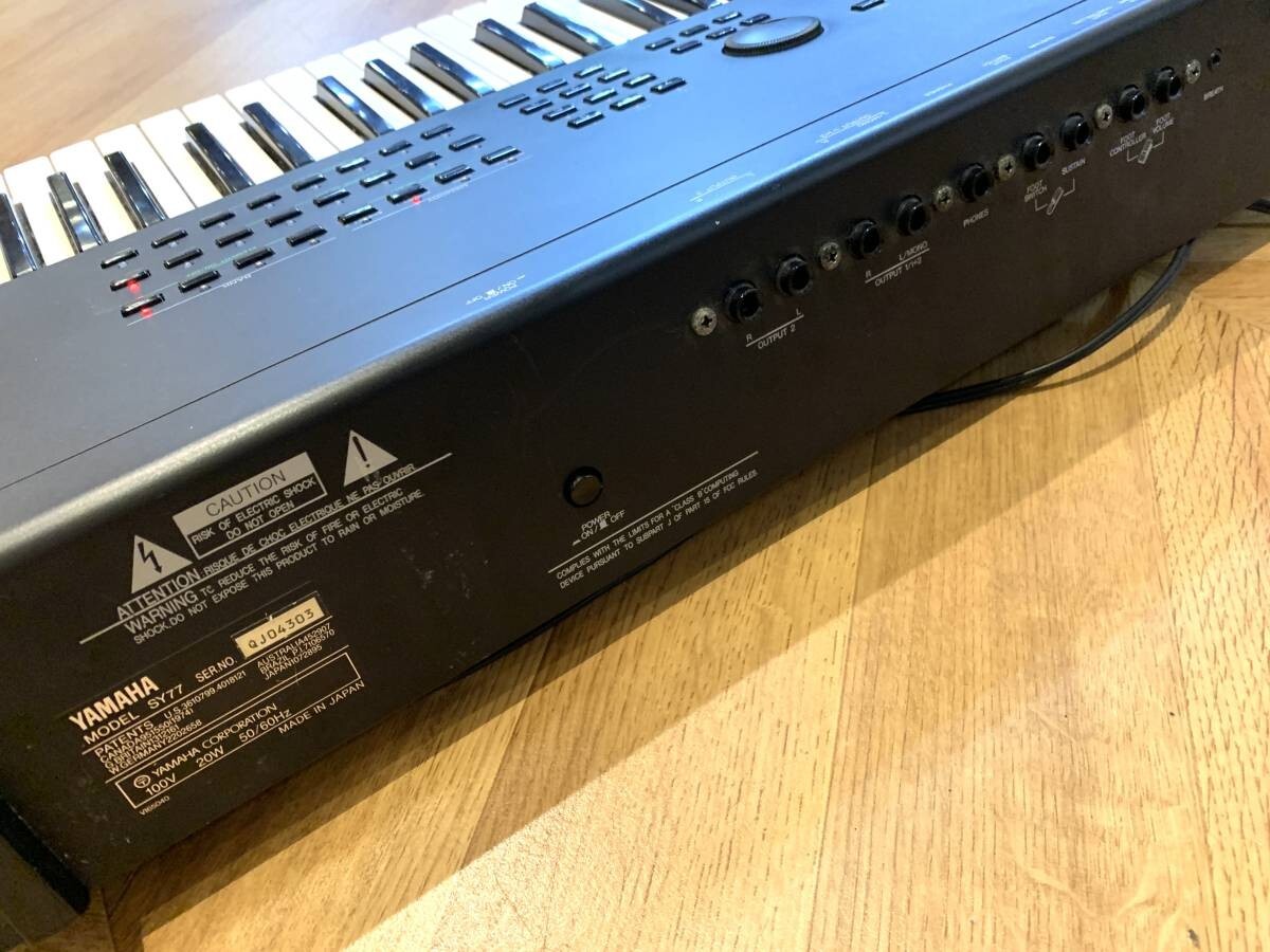 Yamaha SY77 Synthesizer Keyboard 61-Keys Black keyboard Music