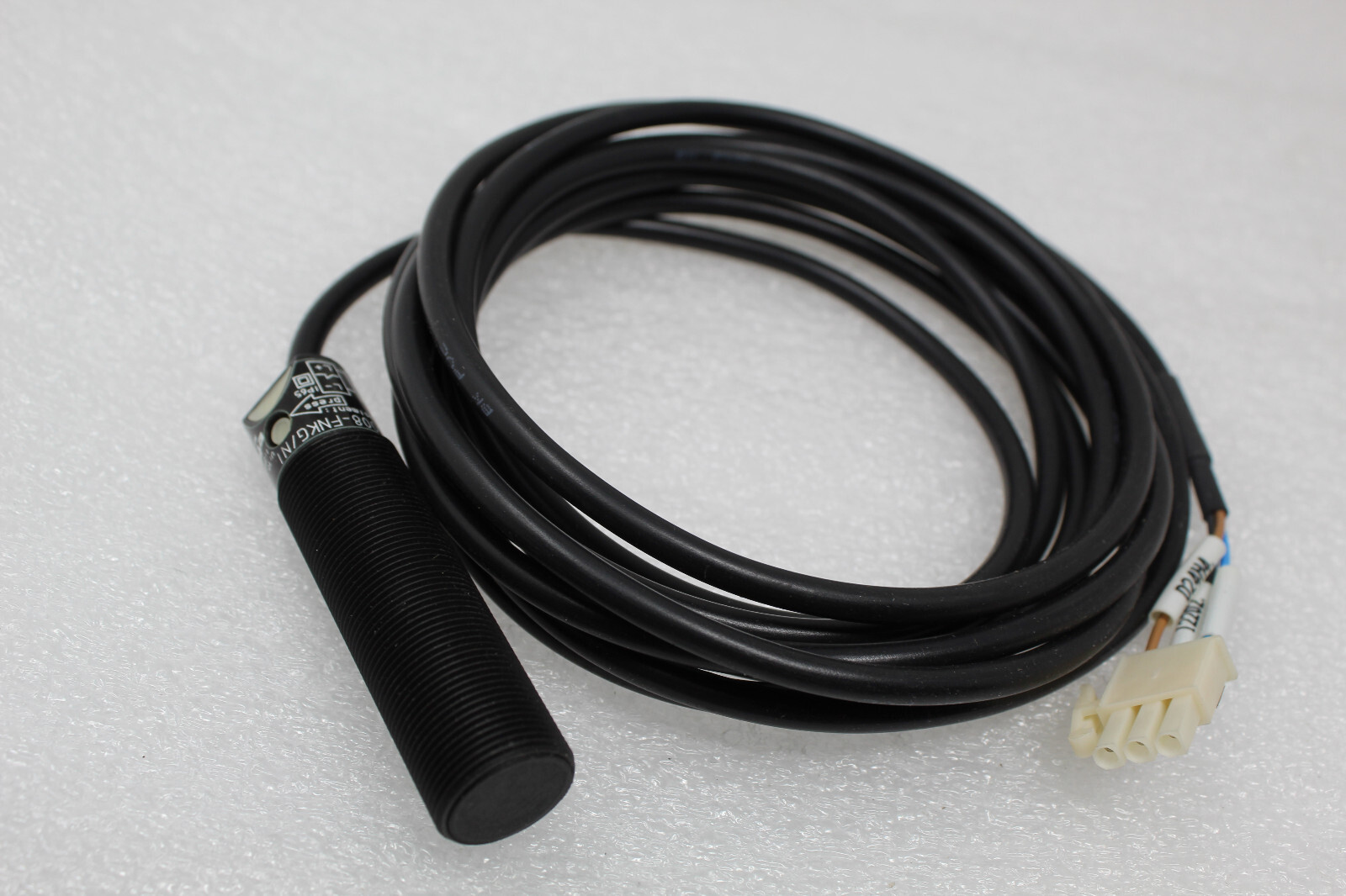 NEW IFM EFECTOR KG5034 KG-3008-FNKG /NI/5M CAPACITIVE PROXIMITY SWITCHES