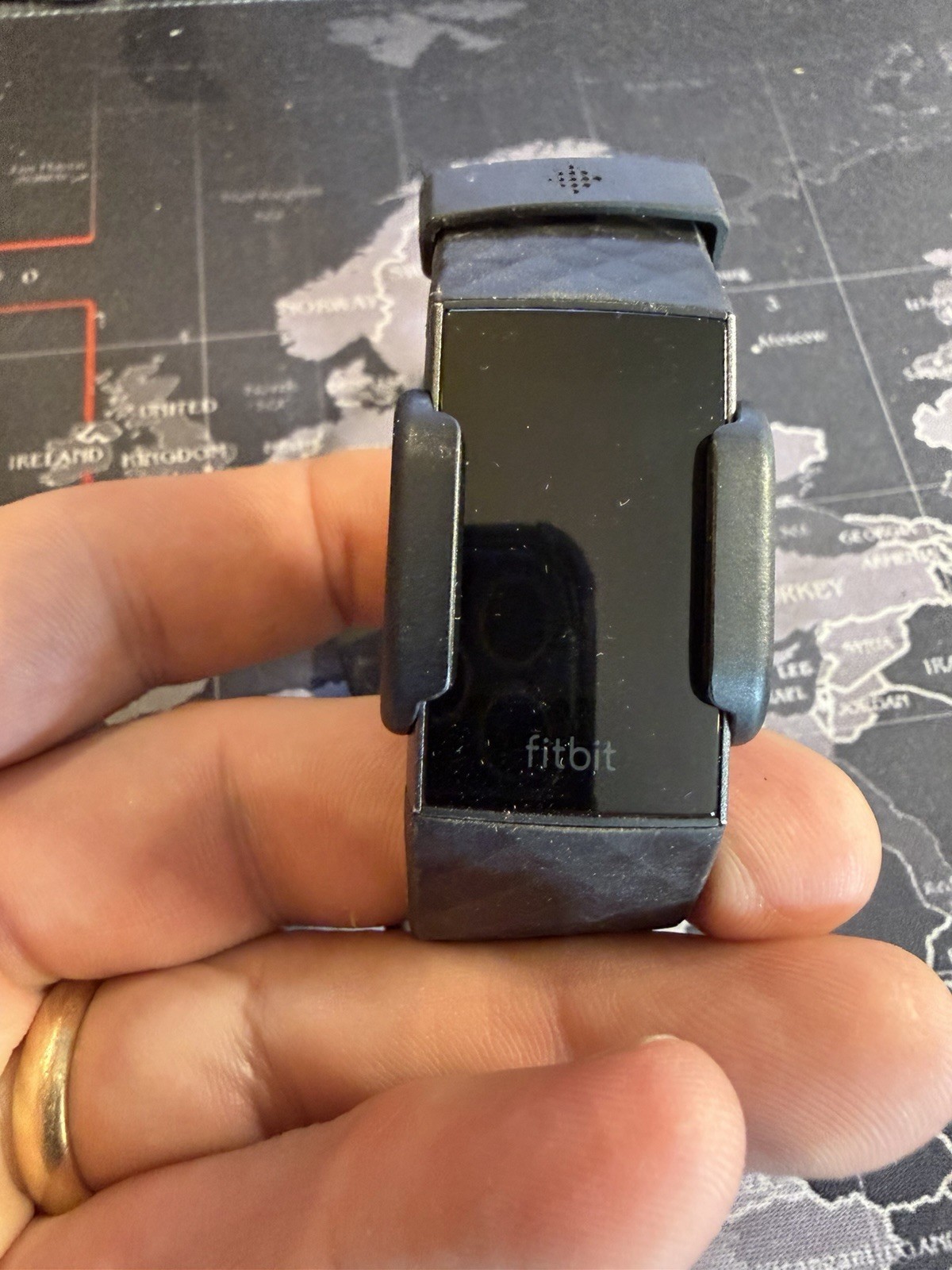 Fitbit Charge 2 HR Charger Comes With Defective Watch For Parts