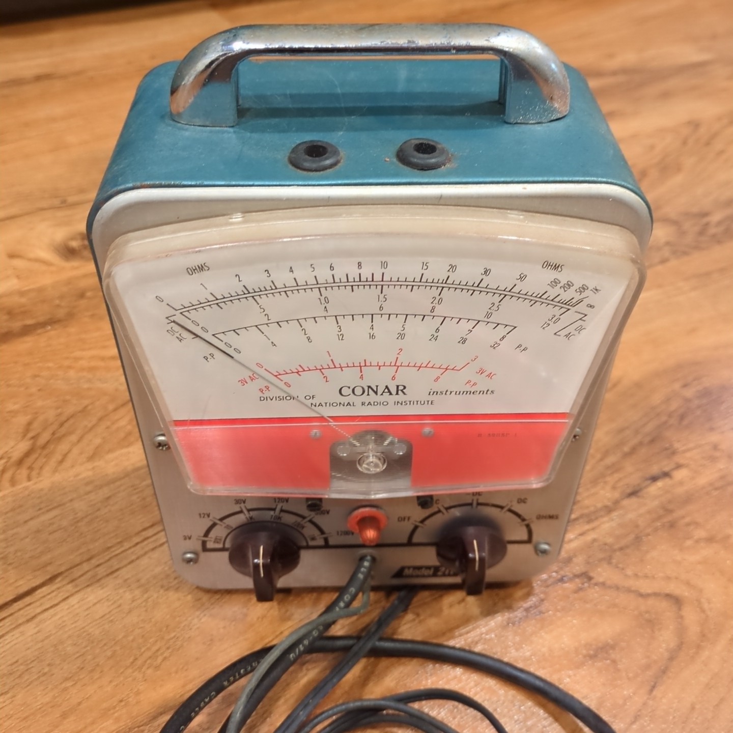 Vintage Conar Model 211 VTVM Vacuum Tube Voltmeter. National Radio Institute.