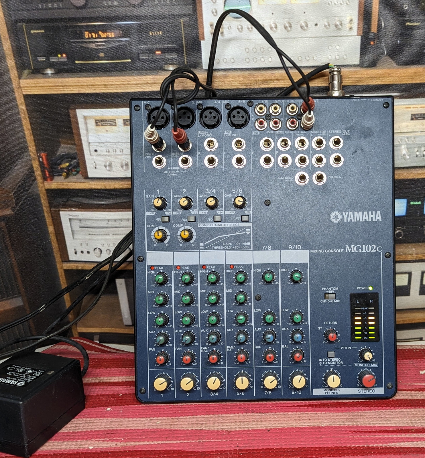 Yamaha Mixing Console MG102C with power supply