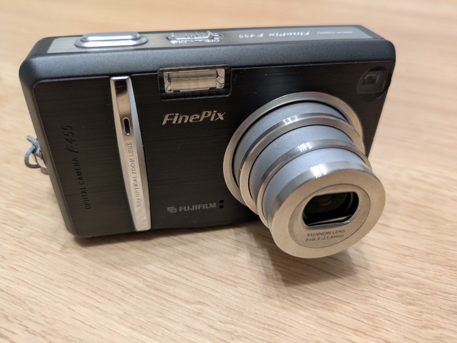 Fujifilm FinePix F455 Zoom 5.2MP Digital Camera & Dock - Tested - Fast Dispatch