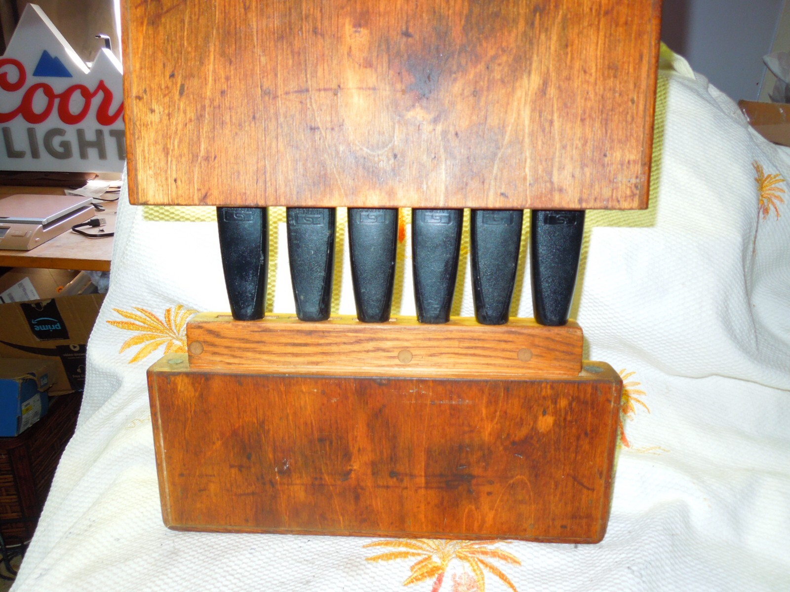 VINTAGE SANDVIK 6 PC CHISELS MADE IN HOLLAND SWEEDISH STEEL MAGNETIC WOOD CASE