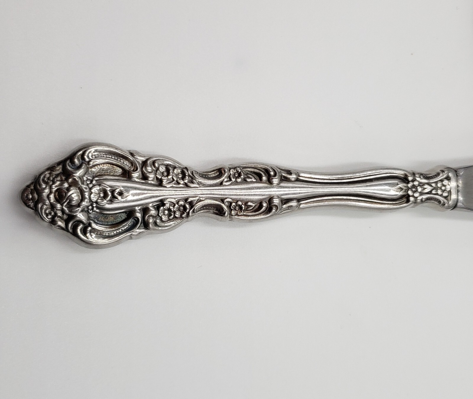 Oneida Michelangelo Stainless 4 Knives Silverware Flatware, Good Condition