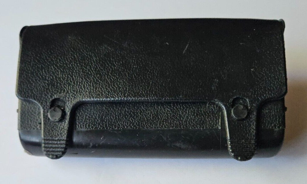 BICYCLE POUCH/TOOLKIT. PLASTIC CLOSURE. DURABLE, TOUGH MATERIAL. 5 1/2  X 3 1/4