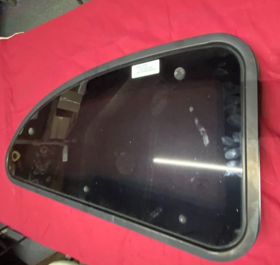 09 KENWORTH KW T2000   DRIVERS LH UPPER  SLEEPER WINDOW WITH SCREEN , TILT OUT